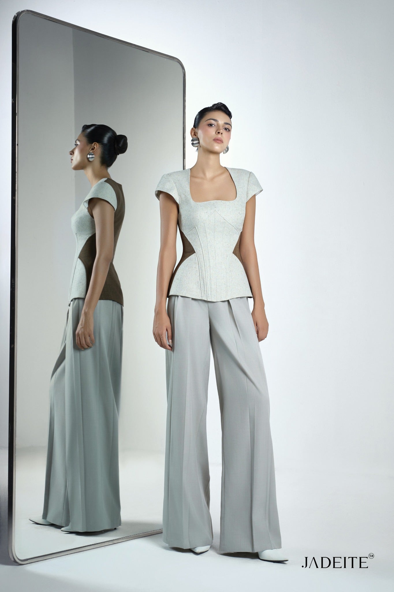 Hourglass SandsTop & Vie Light G Pants